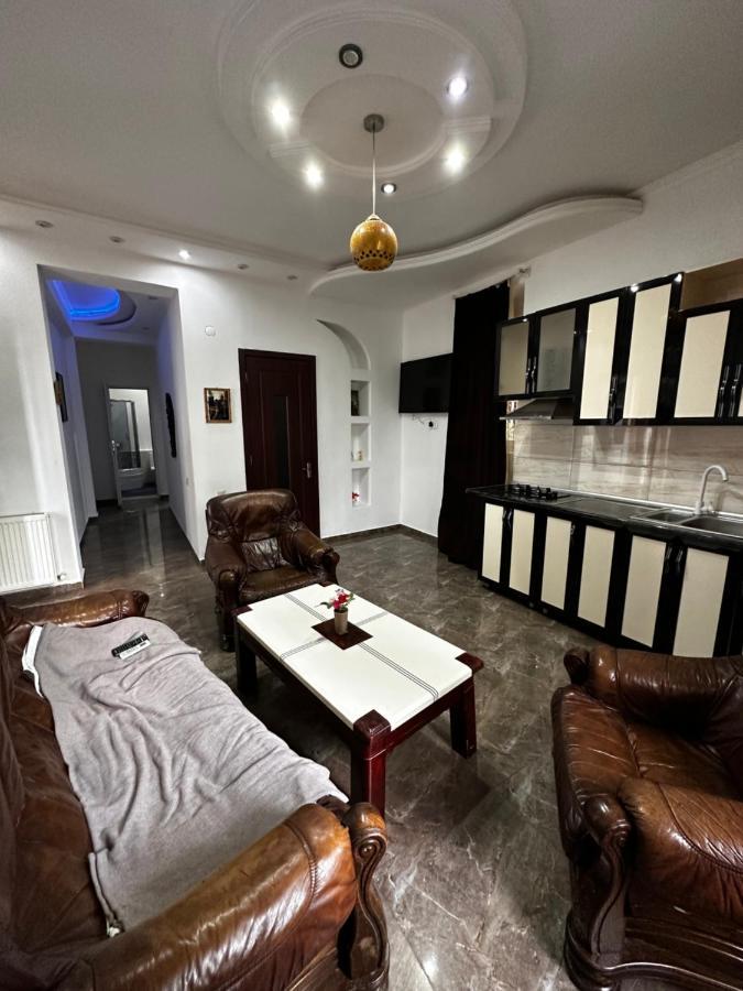 Lucas Tbilisi Quarto foto